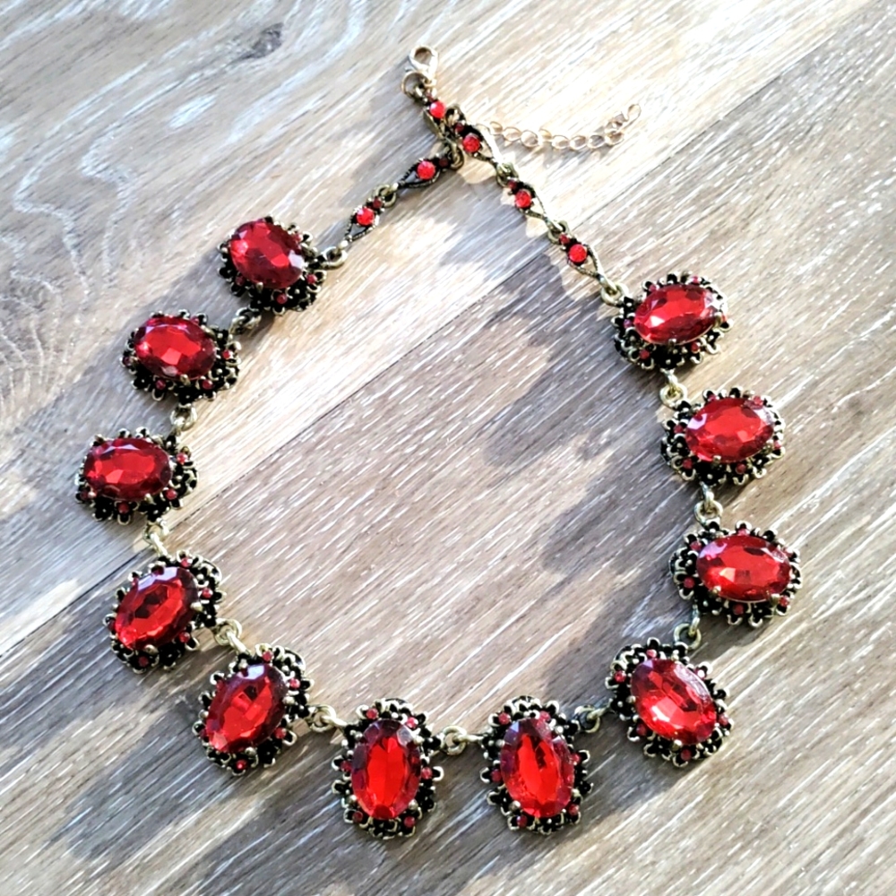Boutique | Beautiful Necklace| Red | Mint Condition
